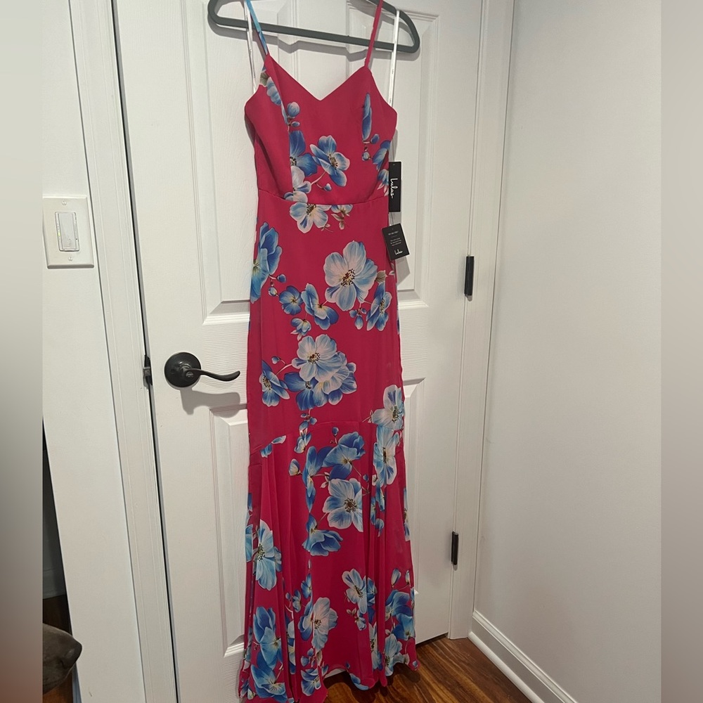 NWT Lulu’s pink maxi with white and blue flowers